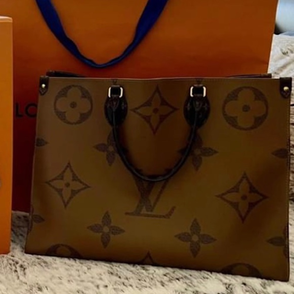 On The Go GM Giant Monogram Giant Monogram Reverse Tote Bag